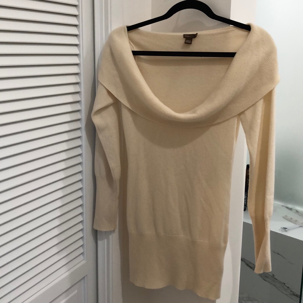 NWOT soft cashmere sweater